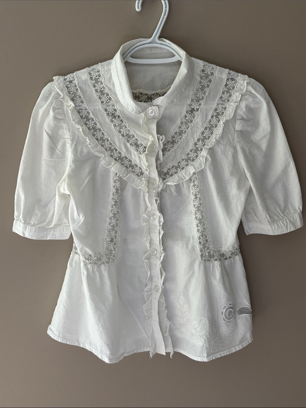 White Lace-Trim Ruffle Button Front Women's Top